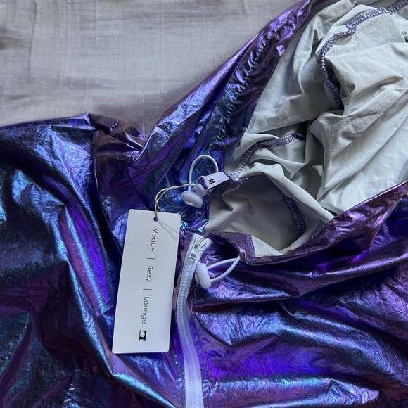 NWT Purple Metallic Cropped Wind Breaker - Picture 4 of 7